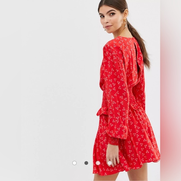 FINDERS KEEPERS long sleeve flippy dress in ditsy print XS excellent condition - Picture 2 of 4